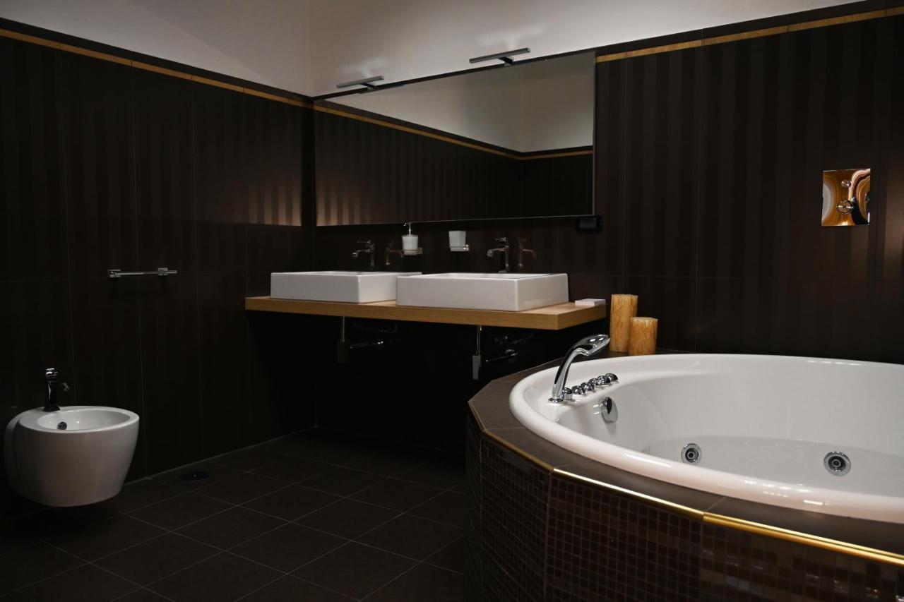 Palace Eight - Suites & Spa Cosenza Buitenkant foto
