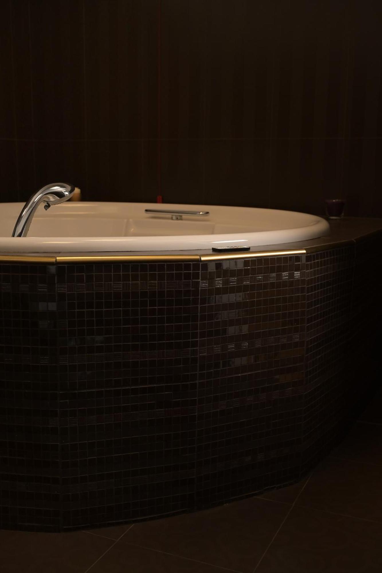Palace Eight - Suites & Spa Cosenza Buitenkant foto