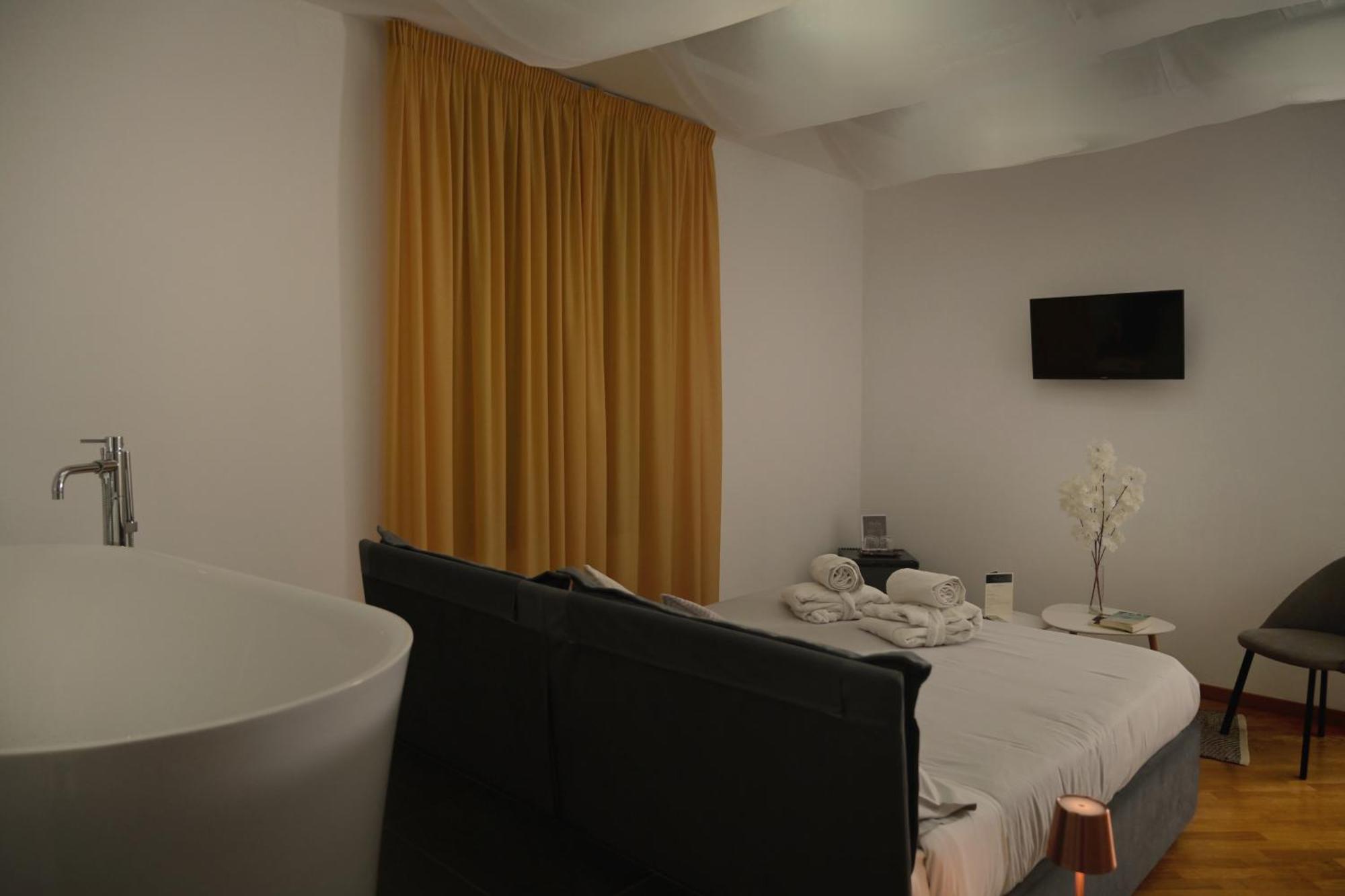 Palace Eight - Suites & Spa Cosenza Buitenkant foto